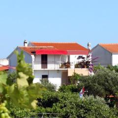 Apartments by the sea Sucuraj, Hvar - 6732