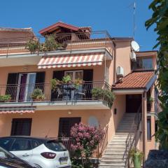 Apartments with parking space Umag - 2529