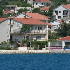 Apartments by the sea Vinisce, Trogir - 4892