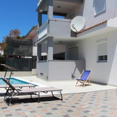 Family friendly apartments with a swimming pool Tisno, Murter - 5073
