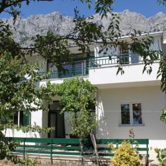 Apartments with parking space Makarska - 6791