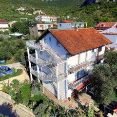 Apartments with a parking space Gradac, Makarska - 6881