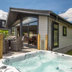 Saffron Lodge, 24 Roadford Lake Lodges