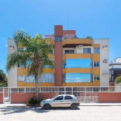 Apartamento a 150 metros da Praia de Mariscal.