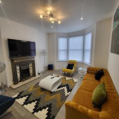 Garland Modern 4 Bedroom Central Apartment London