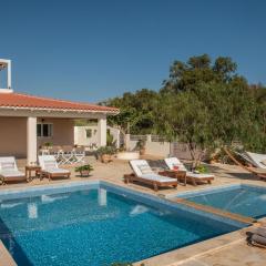 Filothei Beach House with pool