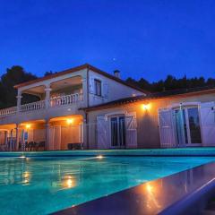 Luxury villa with jacuzzi