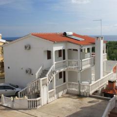 Apartments with a parking space Rukavac, Vis - 8837