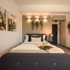 READ ALL ABOUT IT - Stylish Central Studio