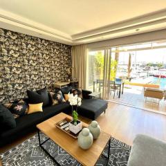 Parama 003 Secure, Luxurious Waterfront Apartment