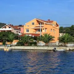 Apartments by the sea Kukljica, Ugljan - 8478