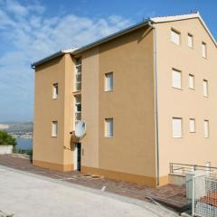 Apartments with a parking space Mastrinka, Ciovo - 10364