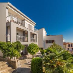 Apartments by the sea Brist, Makarska - 11078