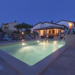 Holiday house with a swimming pool Orihi, Central Istria - Sredisnja Istra - 11295