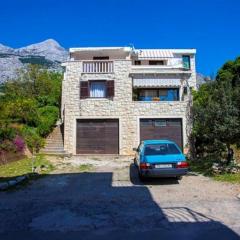 Apartments with a parking space Makarska - 11418