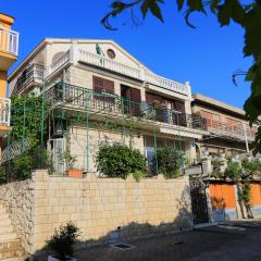 Apartments with a parking space Gradac, Makarska - 6825