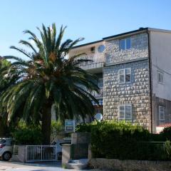 Apartments with WiFi Makarska - 6842