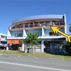 Paragon Apartment 7 - Bring your own linen.