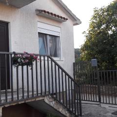 Apartments by the sea Vinisce, Trogir - 13775