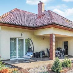 Beautiful Home In Kobylanka With 3 Bedrooms And Wifi