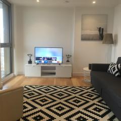 LUXURY SERVICED APARTMENT*****