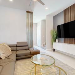 Dolphin Paradise Unit A