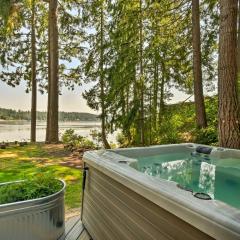 Dreamy Wooded Cabin with Private Beach and Kayaks!