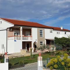 Apartments with a parking space Vrsi, Zadar - 14211