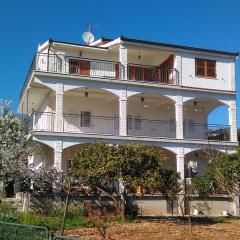 Apartments with parking space Seget Vranjica, Trogir - 14212