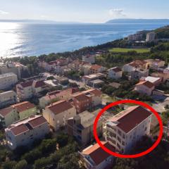 Apartments with a parking space Tucepi, Makarska - 14457