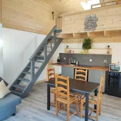 Petit Coin de Bonheur studio Neuf climatisé avec terrasse et parking privé à 5mins du Centre-ville