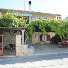 Apartments with a parking space Supetar, Brac - 16807