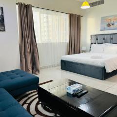 Private rooms in 3 bedroom apartment SKYNEST Homes marina pinnacle