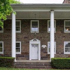 Weaverling House- Historic Stay in Smalltown America