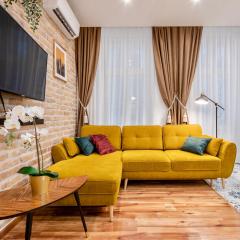 Architecture Fan's Apartment near Opera House