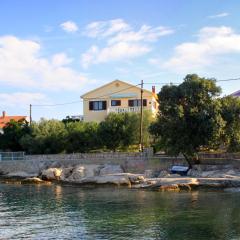 Apartments by the sea Ugljan - 846