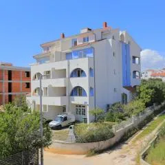 Apartments with parking spaces Businci, Ciovo - 18800