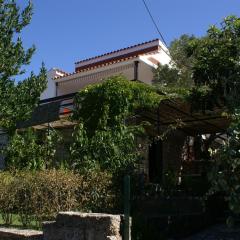 Apartments by the sea Vinisce, Trogir - 1166