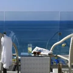 크리티 비치 호텔(Kriti Beach Hotel)