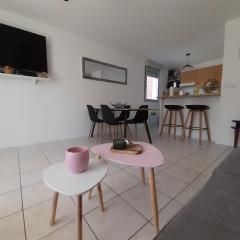 2 Bedrooms Confortable Wifi FIBRE ALL EQUIPMENT Provided Near Airbus Alten Expleo Thales Sopra