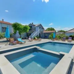 Family friendly apartments with a swimming pool Privlaka, Zadar - 5762