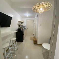 1BR unit in South Residence Las Pinas with Wifi & Netflix