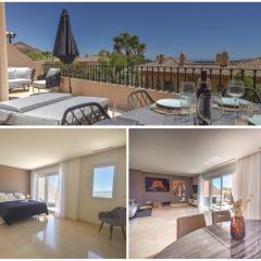 Penthouse with sea views in Nueva Andalucia