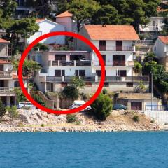 Apartments by the sea Tisno, Murter - 6106