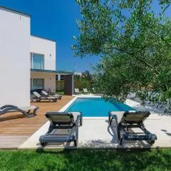 Holiday Home Lana by Interhome