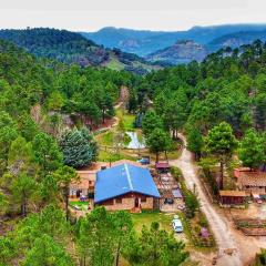 Casa Esmeralda en ZAFIRO LAGUNAZO Parque Natural Rio Mundo Riopar