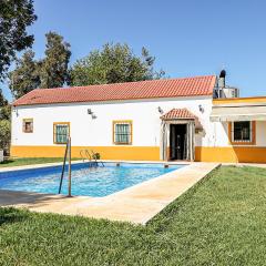 Cozy Home In Utrera With Swimming Pool