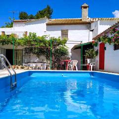 Stunning Home In Campos Nubes-priego With 5 Bedrooms, Outdoor Swimming Pool And Swimming Pool