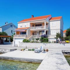 Studio Lumbarda 9325a