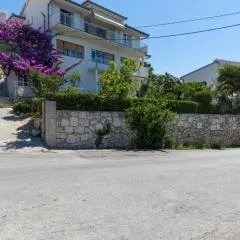 Apartments with parking spaces Sumpetar, Omis - 9436